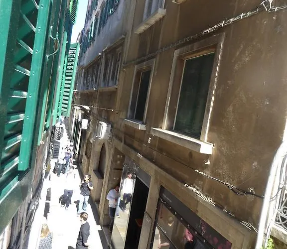 아파트 스튜디오 아파트먼트 밀라